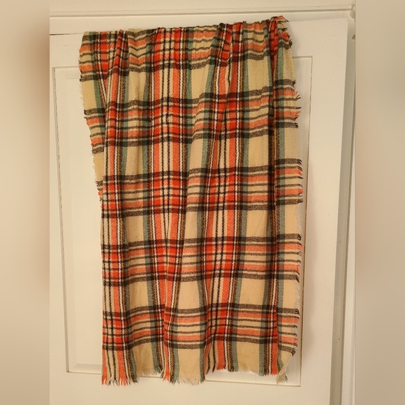 MODCLOTH plaid blanket scarf - Picture 5 of 5
